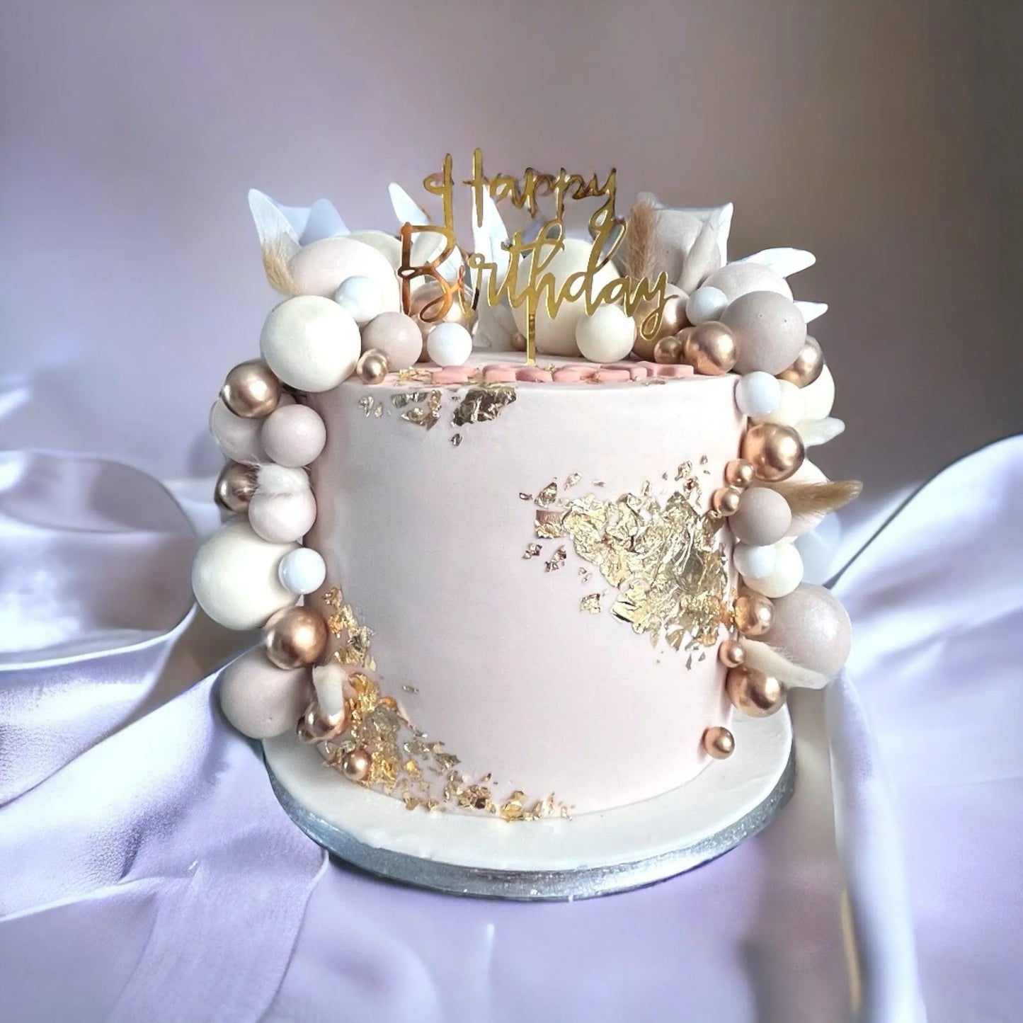 birthday-cake-with-balls-and-gold-naturally-deliciousss - Naturally_deliciousss