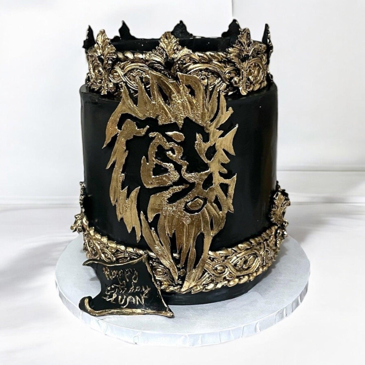 King lion birthday cake