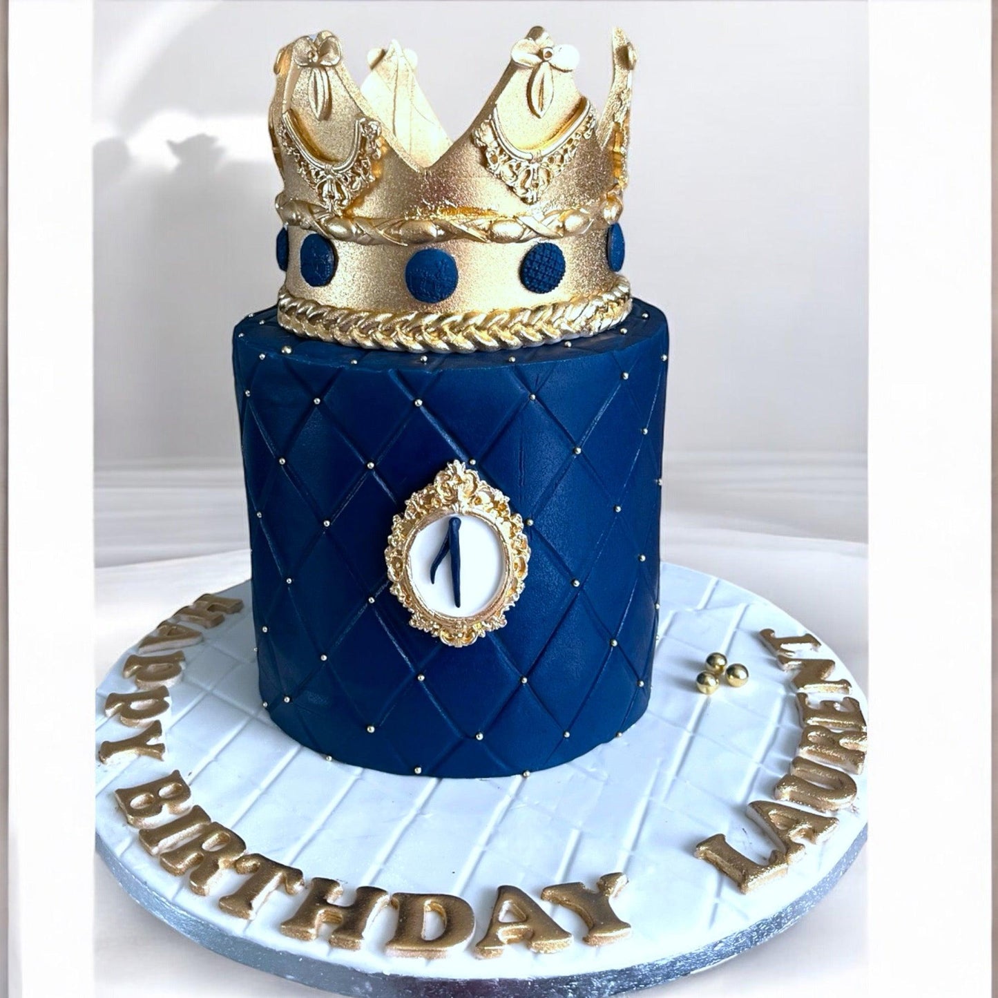 Birthday cake -crown