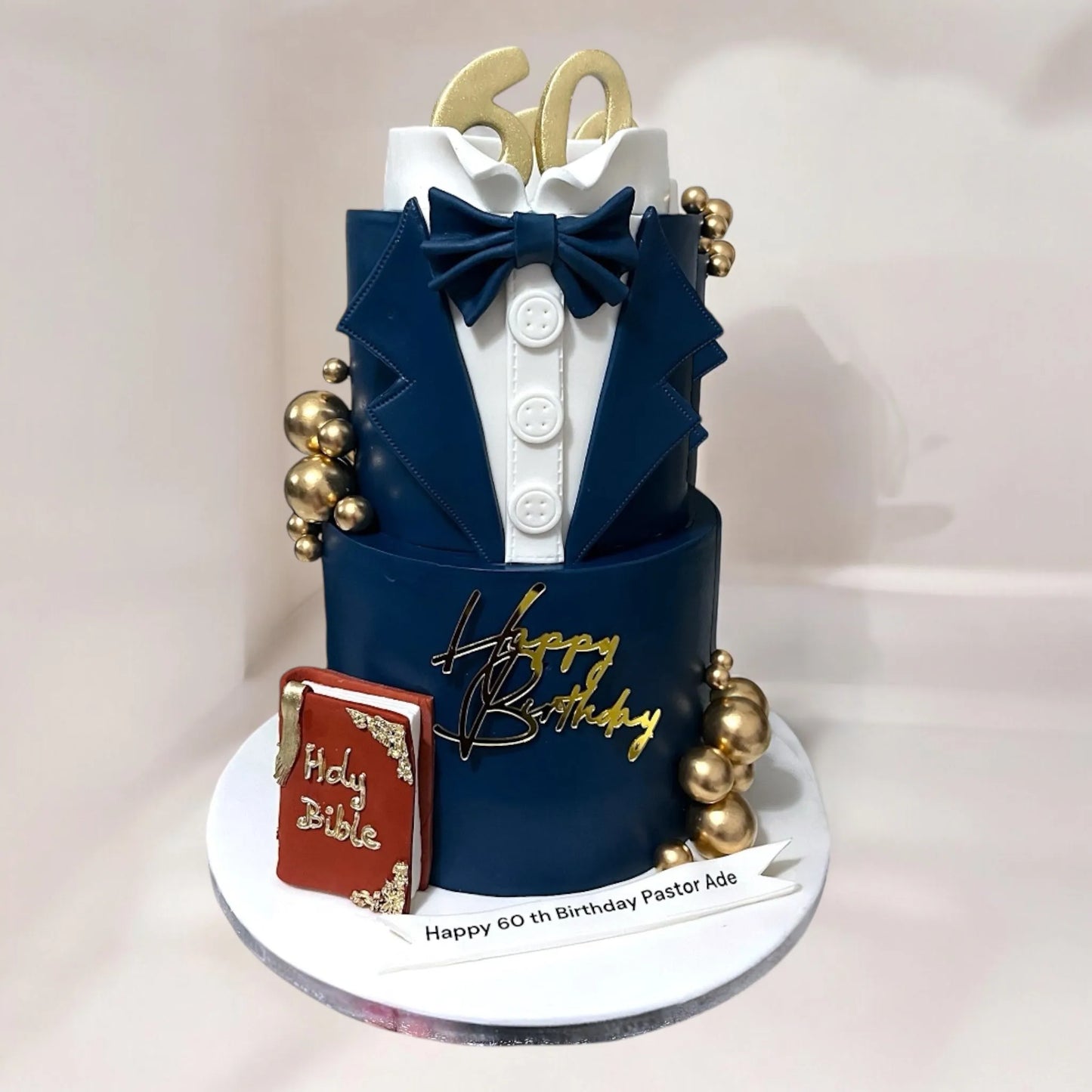 Suite Birthday Cake