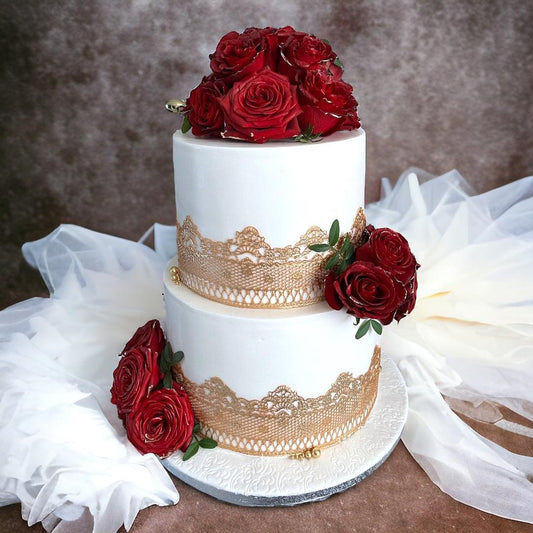 Wedding cake with fresh red roses - Naturally_deliciousss